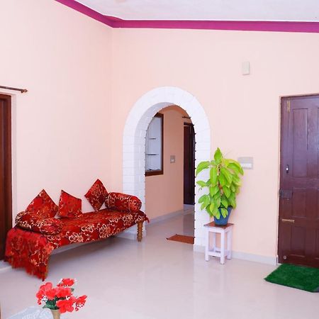 Giri'S Homestay 马迪凯里 外观 照片