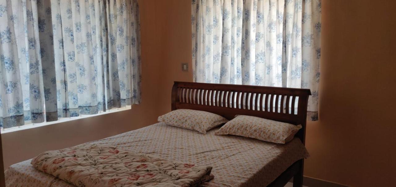 Giri'S Homestay 马迪凯里 外观 照片