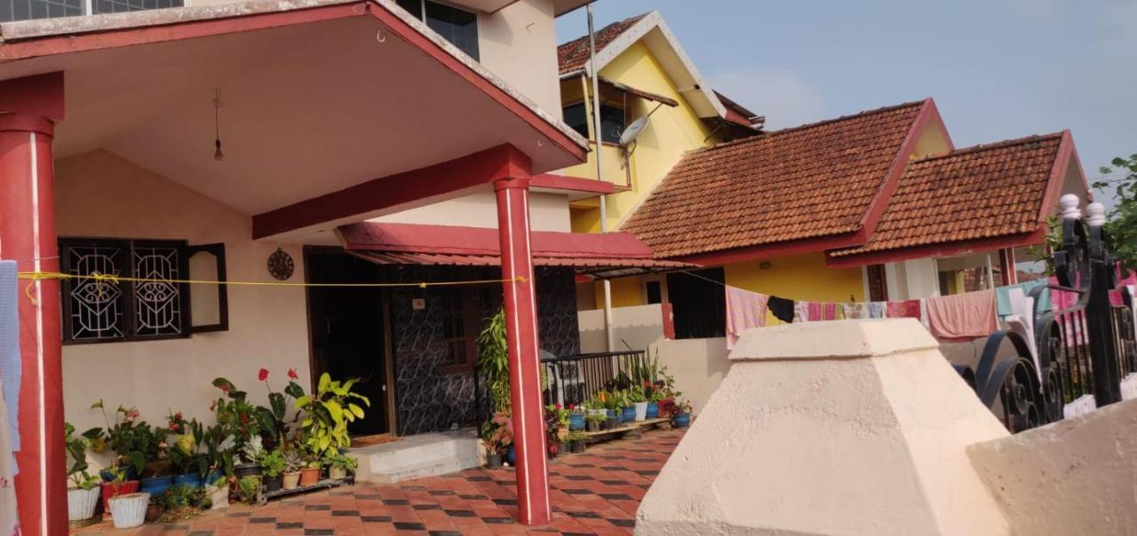 Giri'S Homestay 马迪凯里 外观 照片