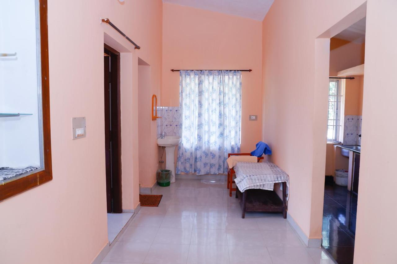 Giri'S Homestay 马迪凯里 外观 照片