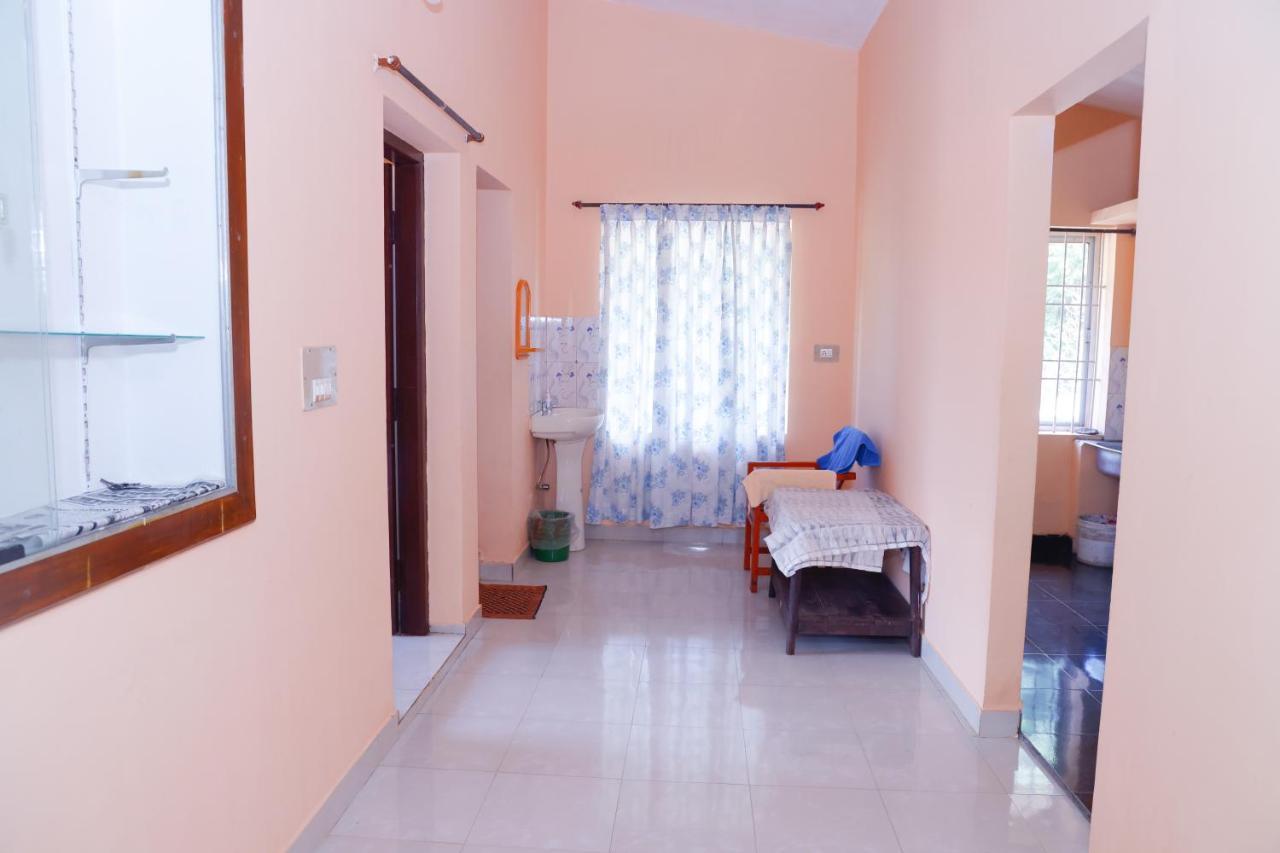 Giri'S Homestay 马迪凯里 外观 照片